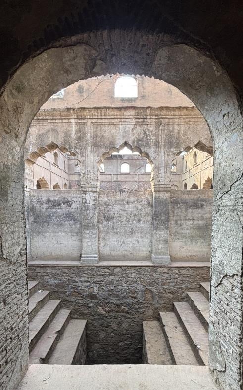 Badshahpur Baoli