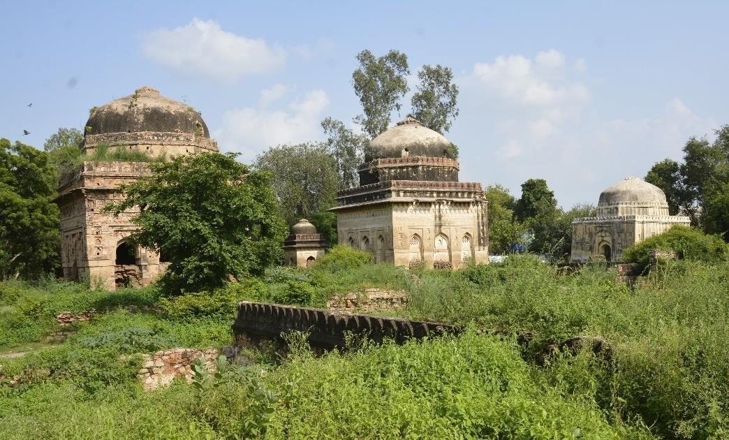 Tauru Tombs